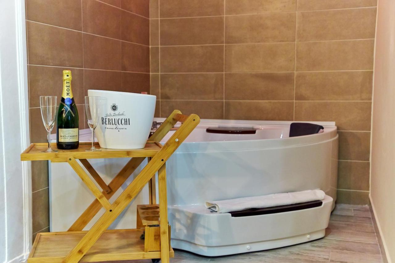 Artisti Bed&Dreams Bed & Breakfast Napoli Bagian luar foto